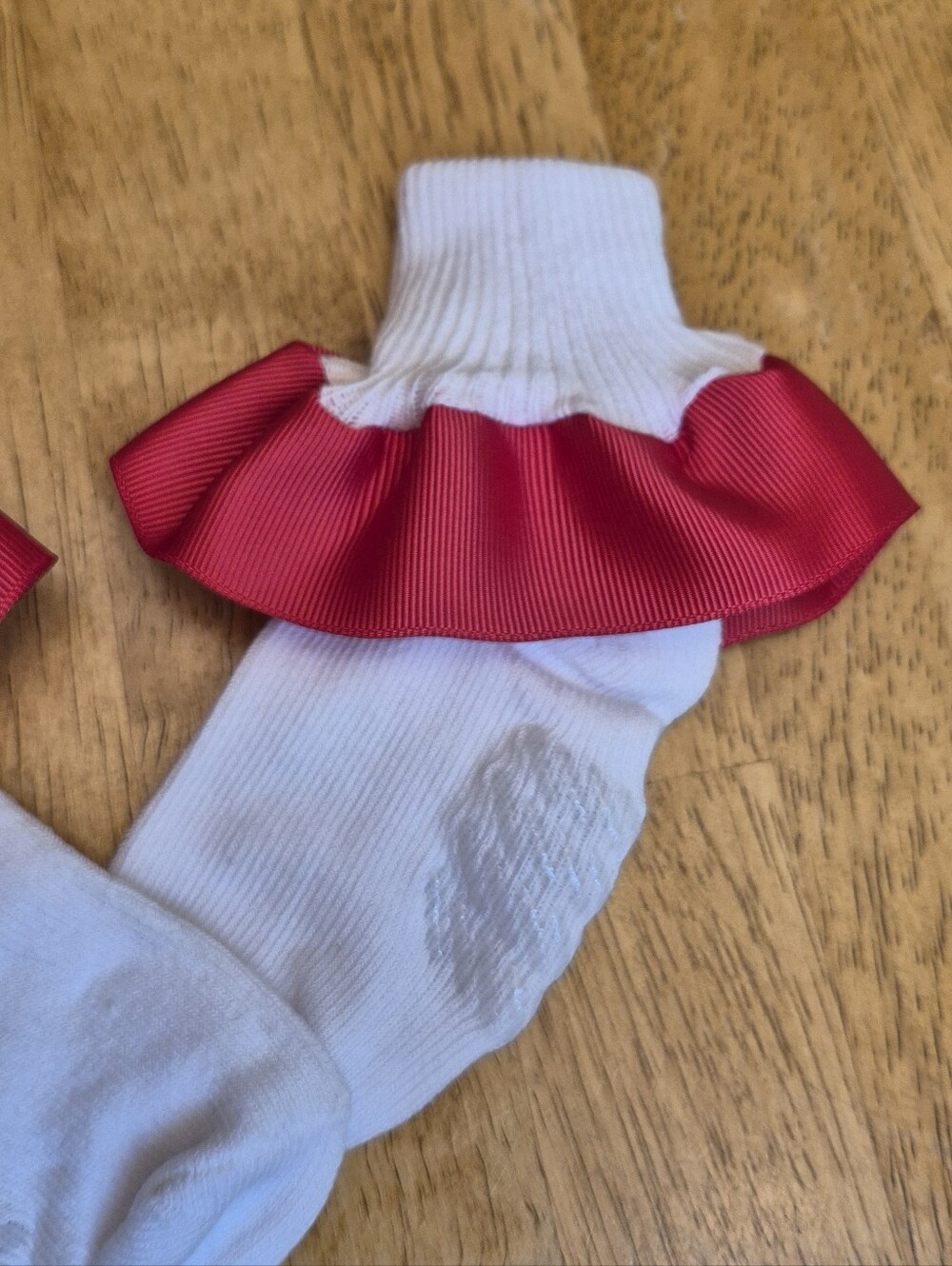 Kids White With Red Ribbon Ruffle Socks Sz 12 - 24 Months Handmade - Picture 2 of 2